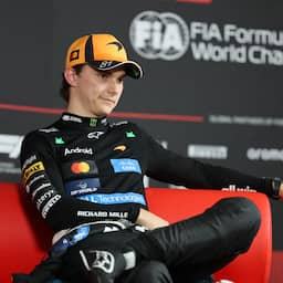 Verstappen schuift door gridstraf Piastri op van zesde naar vijfde plek in Monza