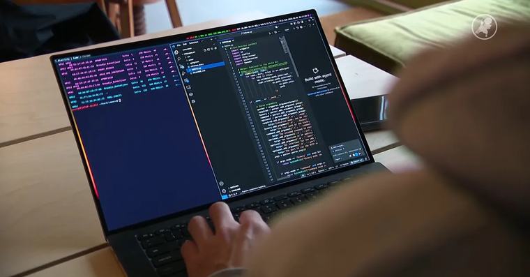 Herken jij deze stem? Politie zoekt verdachte van Odido-datadiefstal
