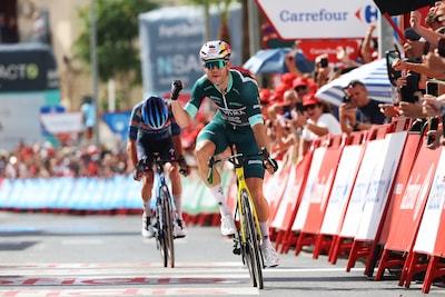 Eindelijk raak voor Wout van Aert in de Vuelta: Belg maakt favorietenrol waar in heuvelachtige rit