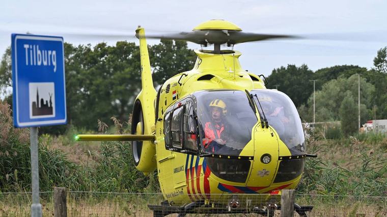 Man (64) overleden bij botsing tussen vrachtwagen en auto in Tilburg