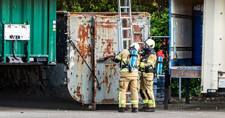 Brandweer onderzoekt sterke, onbekende lucht bij bedrijf in Assen