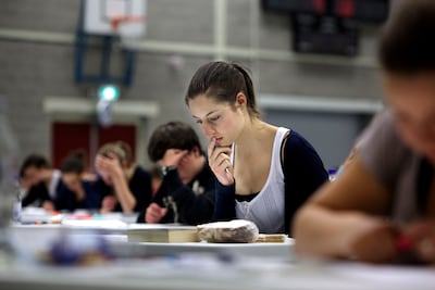 Nederlandse jongeren zijn wéér slechter gaan lezen: niveau ligt onder het internationaal gemiddelde
