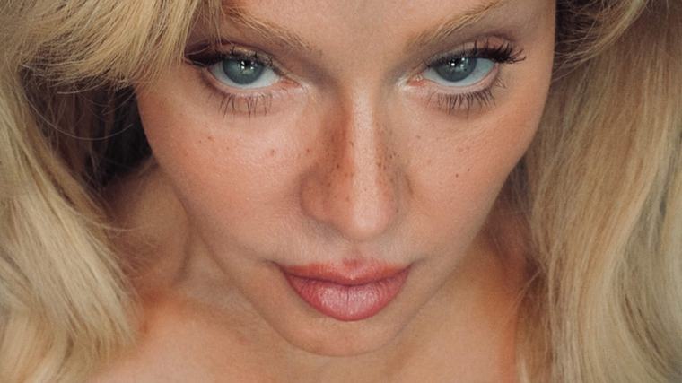 Madonna (68) shockeert met tienerlook maar experts waarschuwen voor schoonheidsobsessie: ’Je gaat nooit tevreden zijn’
