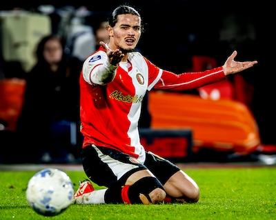 Hectische miljoenendans in de Kuip: waarom Feyenoord Anis Hadj Moussa toch niet verkoopt aan Al-Ittihad